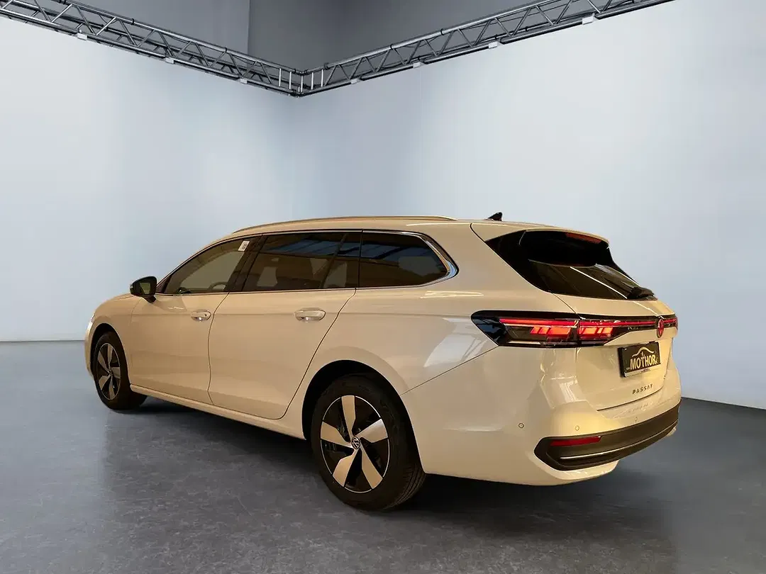 Volkswagen Passat Variant - Thumbnail 3