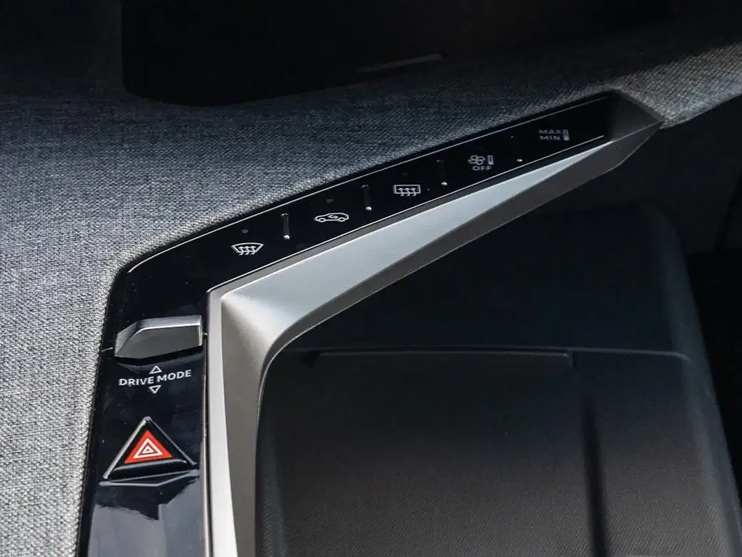 Peugeot 3008 - Thumbnail 10