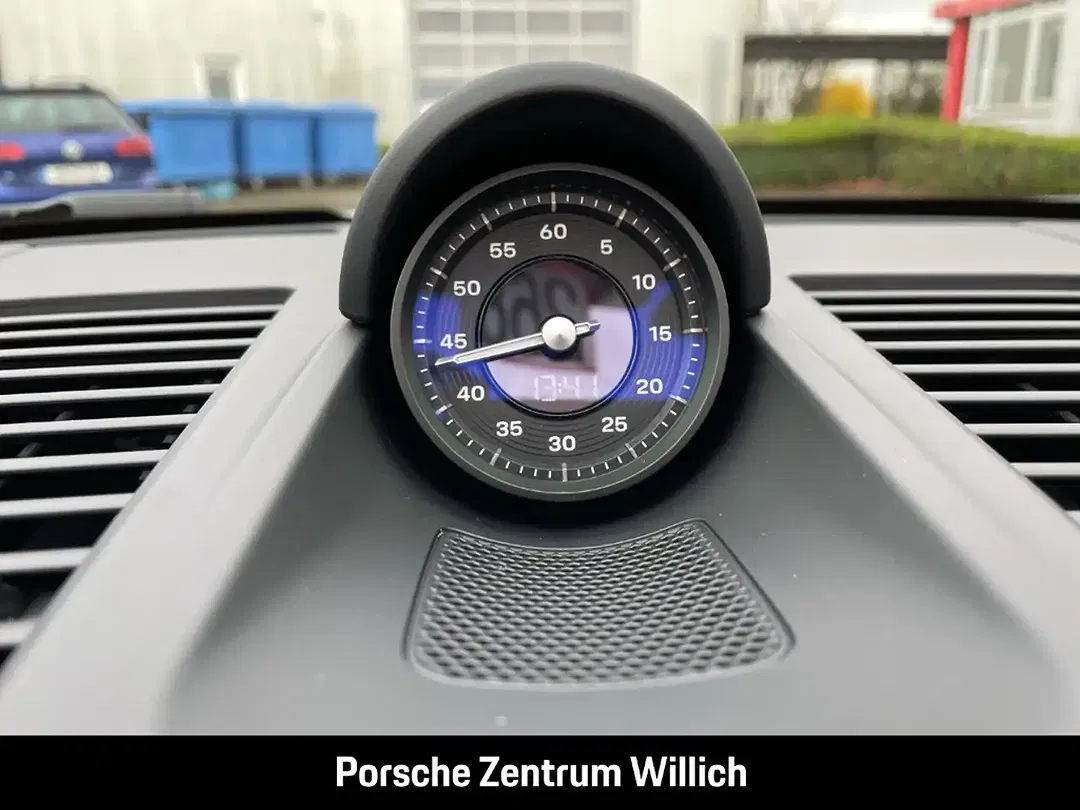 Porsche 992 - Thumbnail 10