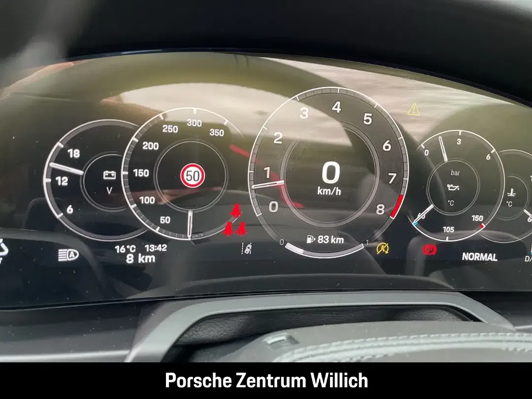 Porsche 992 - Thumbnail 11