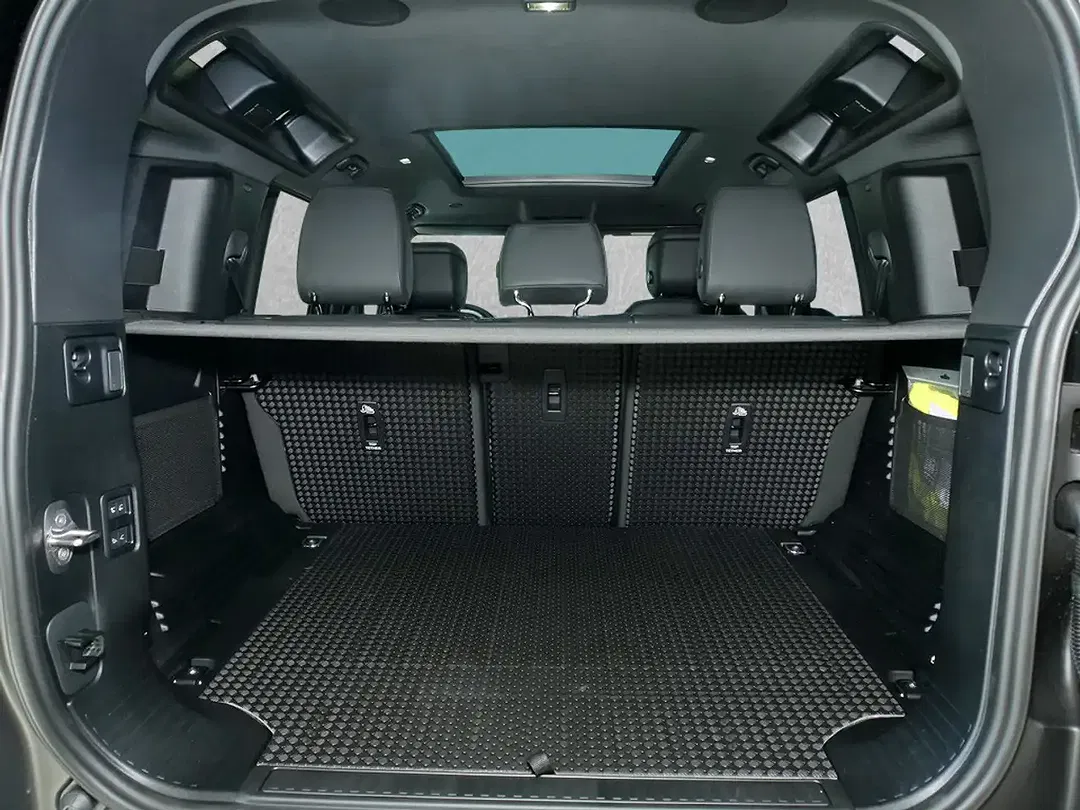 Land Rover Defender - Thumbnail 13