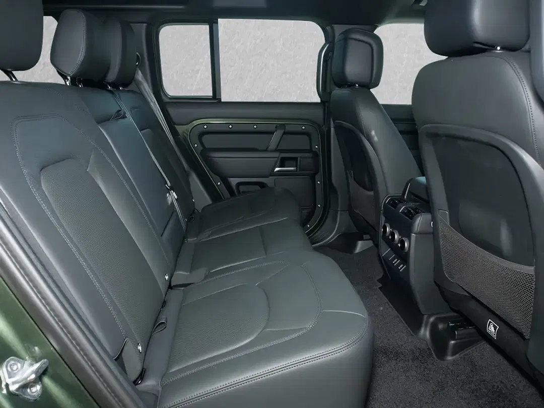 Land Rover Defender - Thumbnail 5