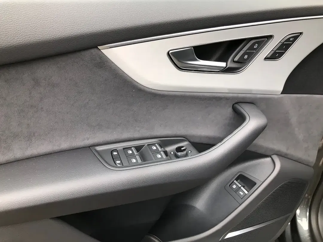 Audi Q8 - Thumbnail 13
