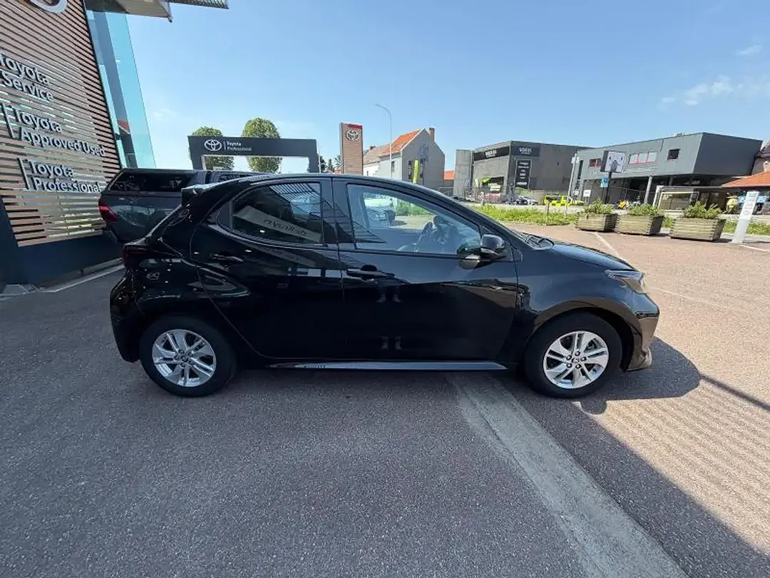 Toyota Yaris - Thumbnail 4
