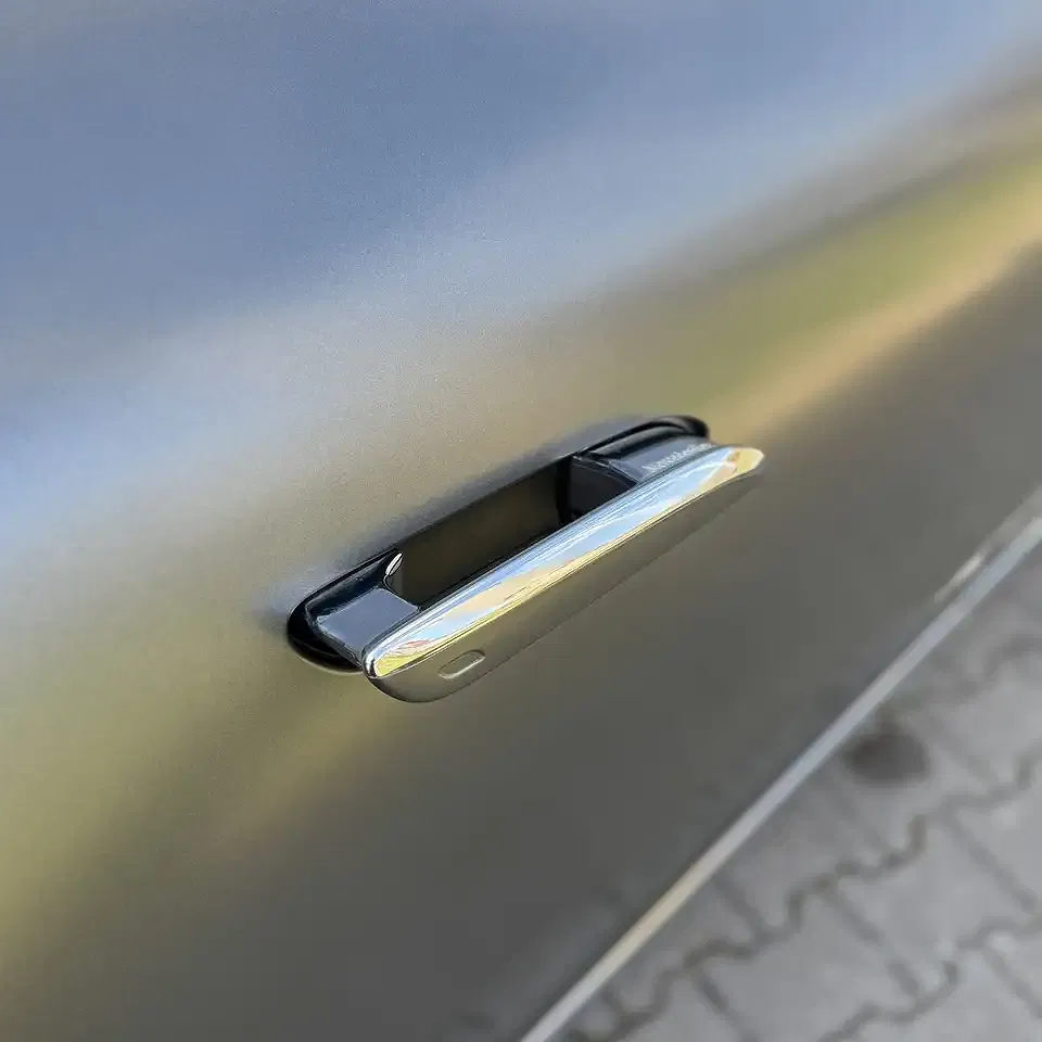 Mercedes-Benz EQS - Thumbnail 12