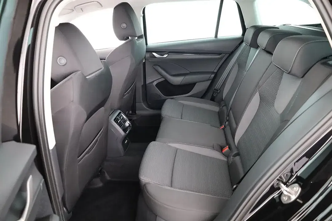 Skoda Octavia - Thumbnail 11