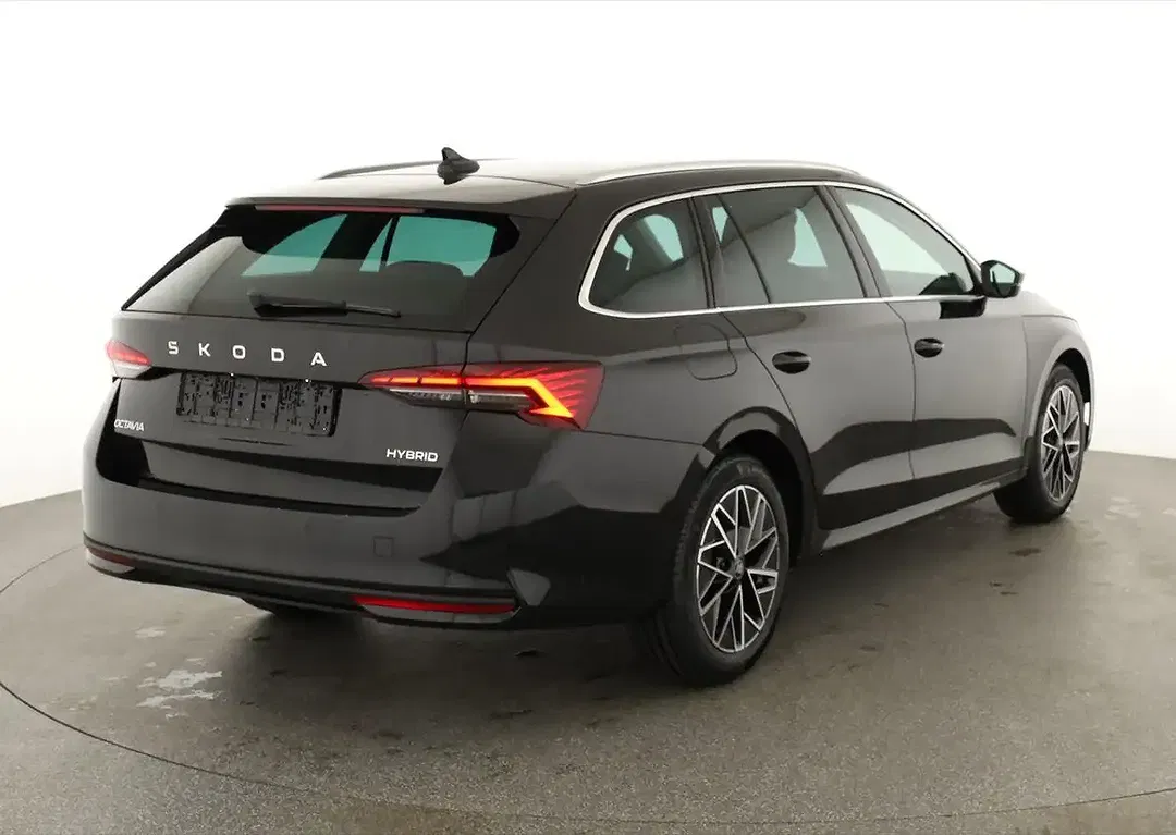 Skoda Octavia - Thumbnail 2