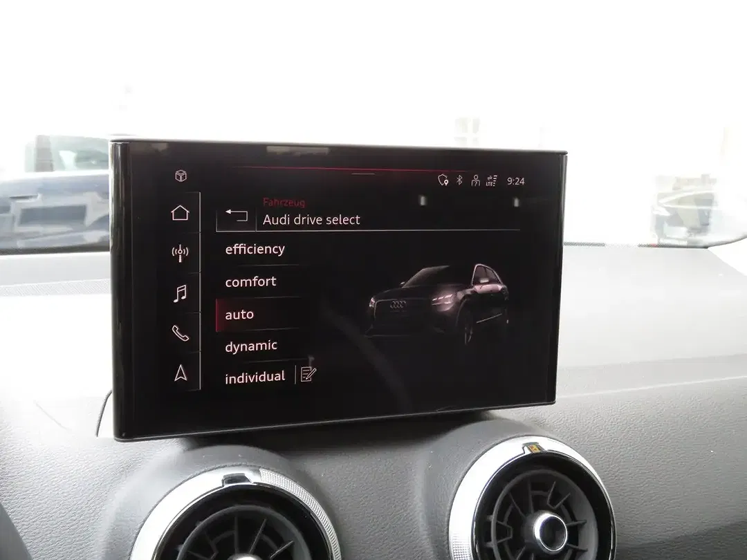 Audi Q2 - Thumbnail 12