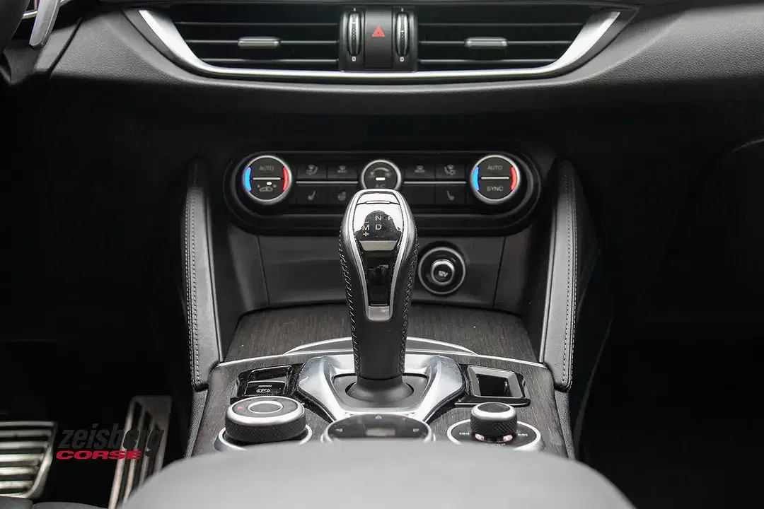 Alfa Romeo Stelvio - Thumbnail 8