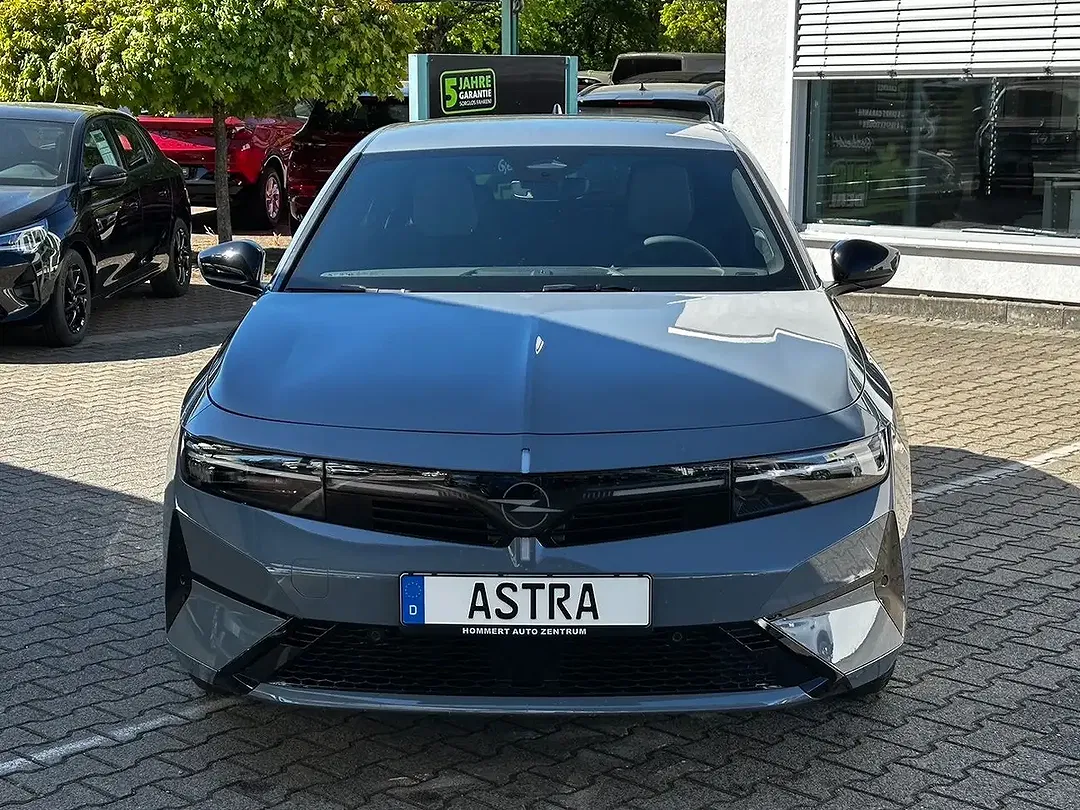 Opel Astra - Thumbnail 2