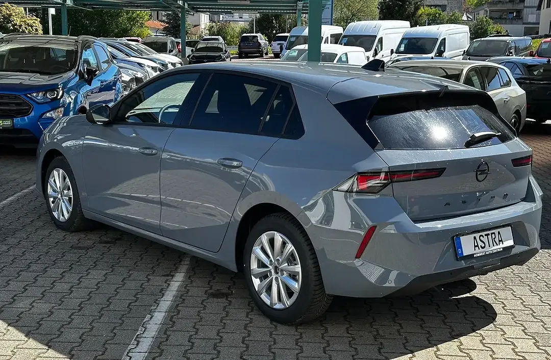 Opel Astra - Thumbnail 8