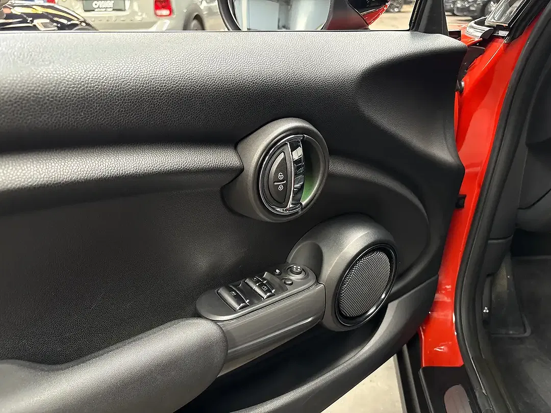 MINI Cooper Cabrio - Thumbnail 6