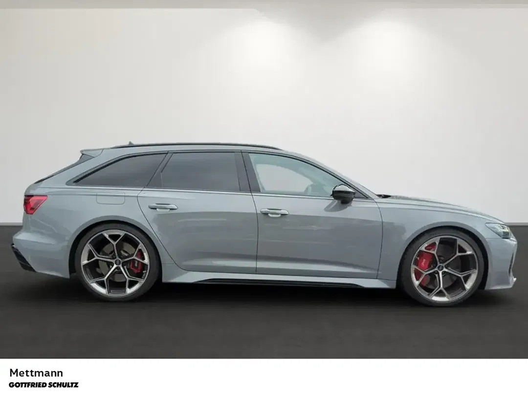 Audi RS6 - Thumbnail 2