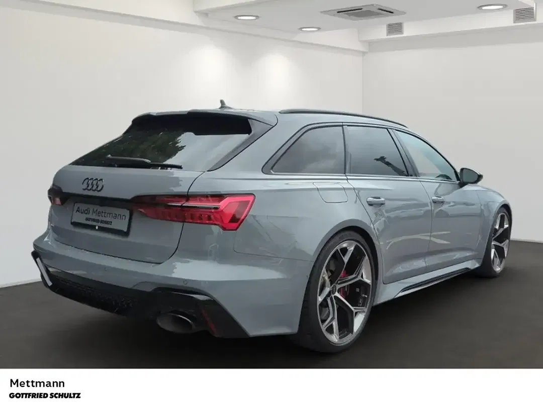 Audi RS6 - Thumbnail 3