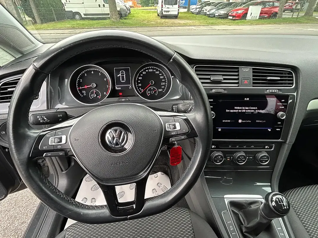 Volkswagen Golf - Thumbnail 12