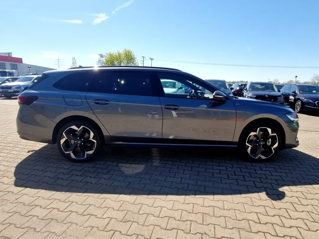 Skoda Superb - Thumbnail 6