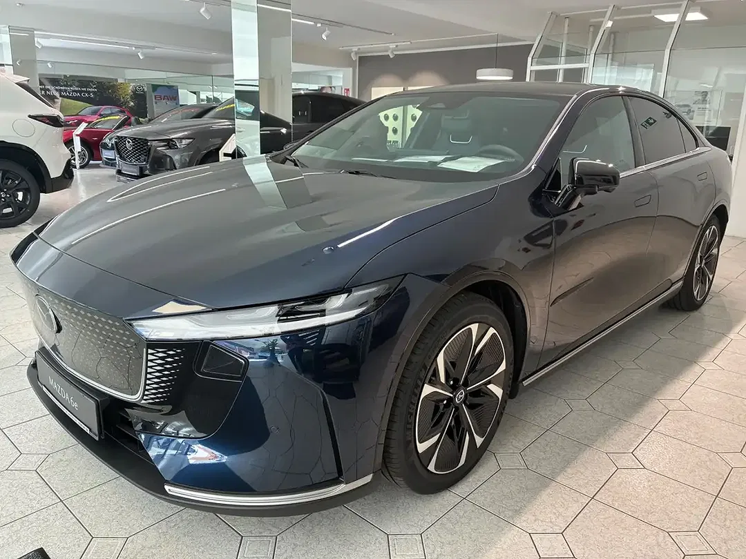 Mazda 6e - Thumbnail 9