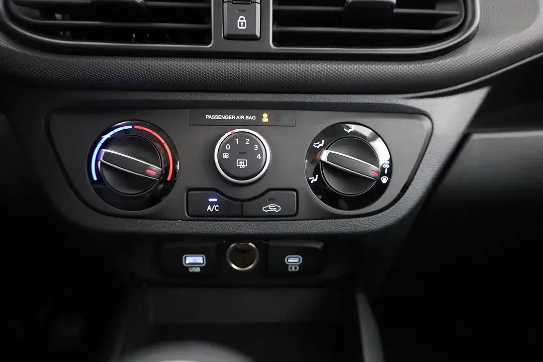 Hyundai i10 - Thumbnail 11