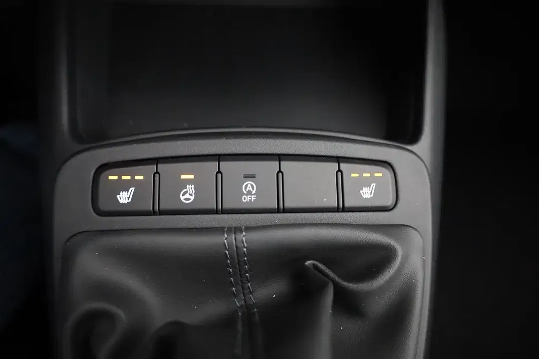 Hyundai i10 - Thumbnail 13