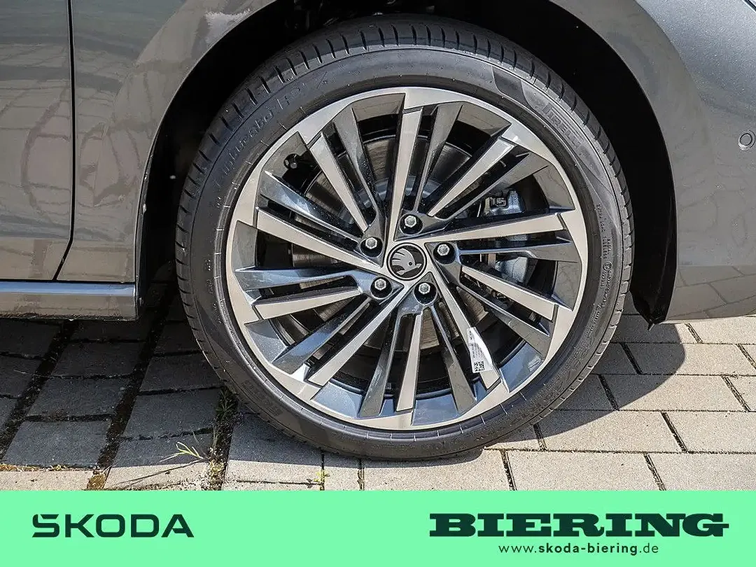 Skoda Superb - Thumbnail 5