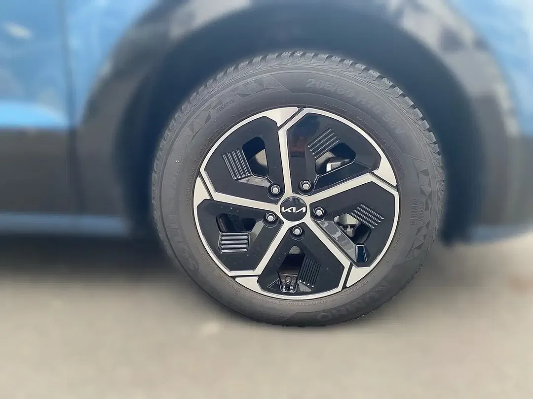 Kia Niro - Thumbnail 8