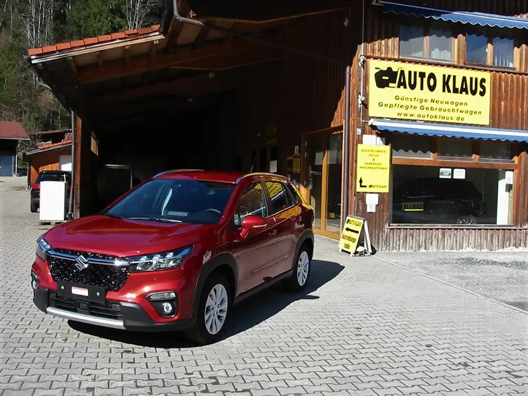 Suzuki SX4 S-Cross - Thumbnail 1