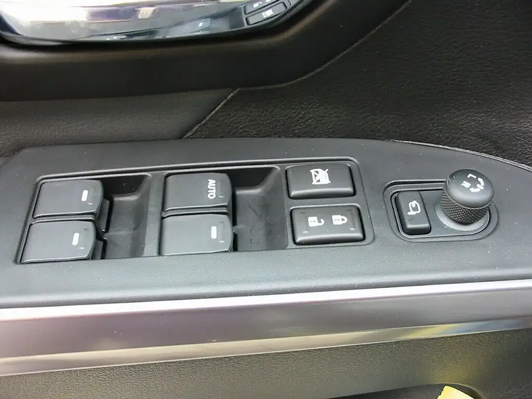 Suzuki SX4 S-Cross - Thumbnail 11
