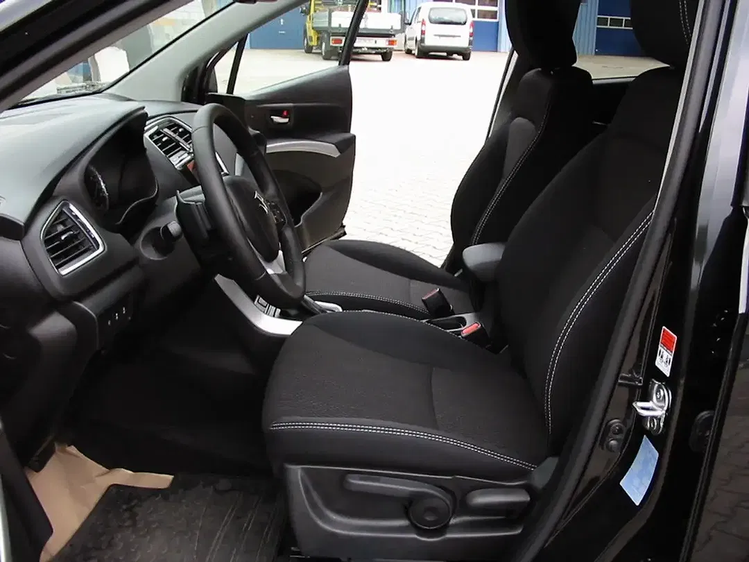 Suzuki SX4 S-Cross - Thumbnail 19