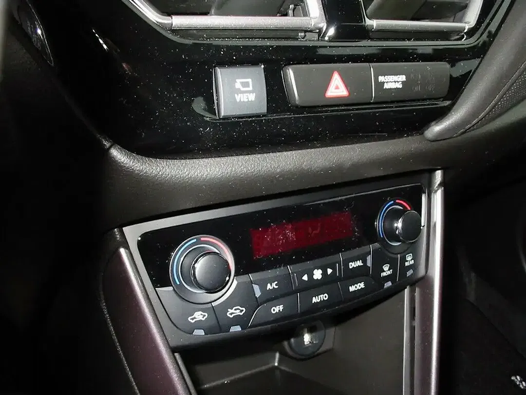 Suzuki SX4 S-Cross - Thumbnail 8