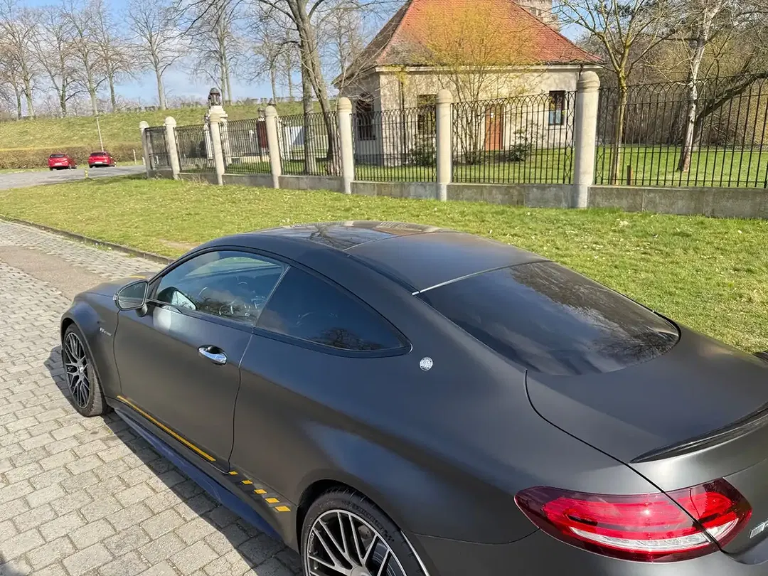 Mercedes-Benz C 63 AMG - Thumbnail 1