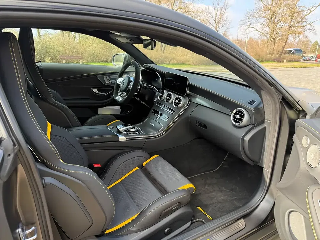 Mercedes-Benz C 63 AMG - Thumbnail 12
