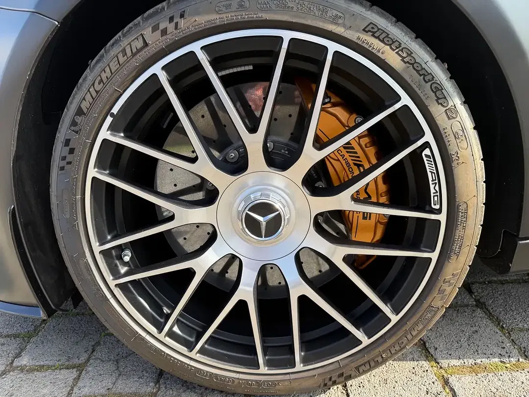 Mercedes-Benz C 63 AMG - Thumbnail 2