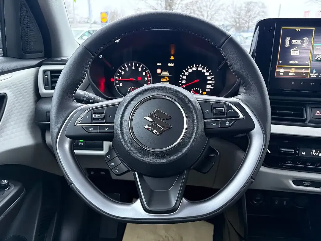 Suzuki Swift - Thumbnail 14