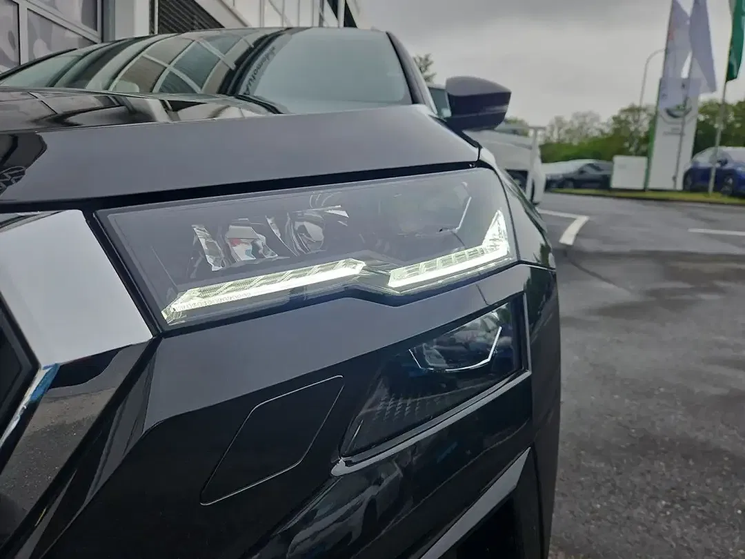 Skoda Karoq - Thumbnail 2