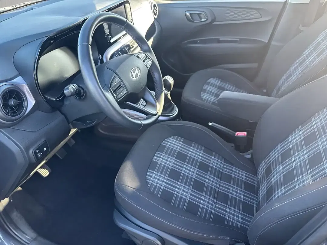 Hyundai i10 - Thumbnail 13