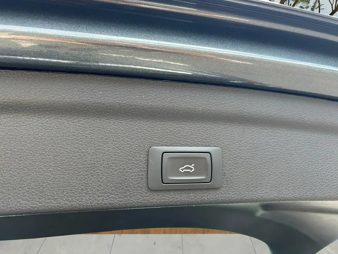 Audi Q3 - Thumbnail 11