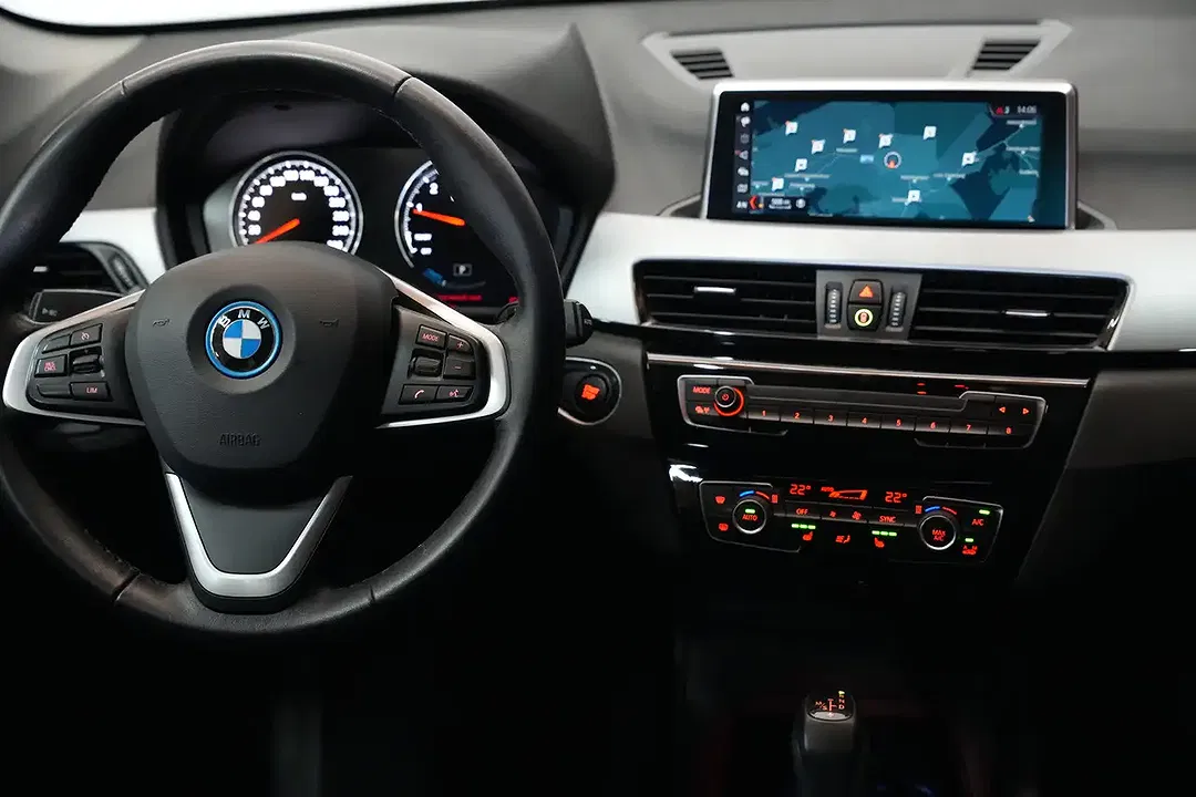 BMW X1 - Thumbnail 8