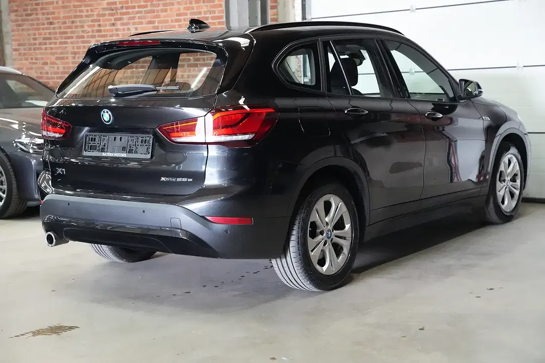 BMW X1 - Thumbnail 2
