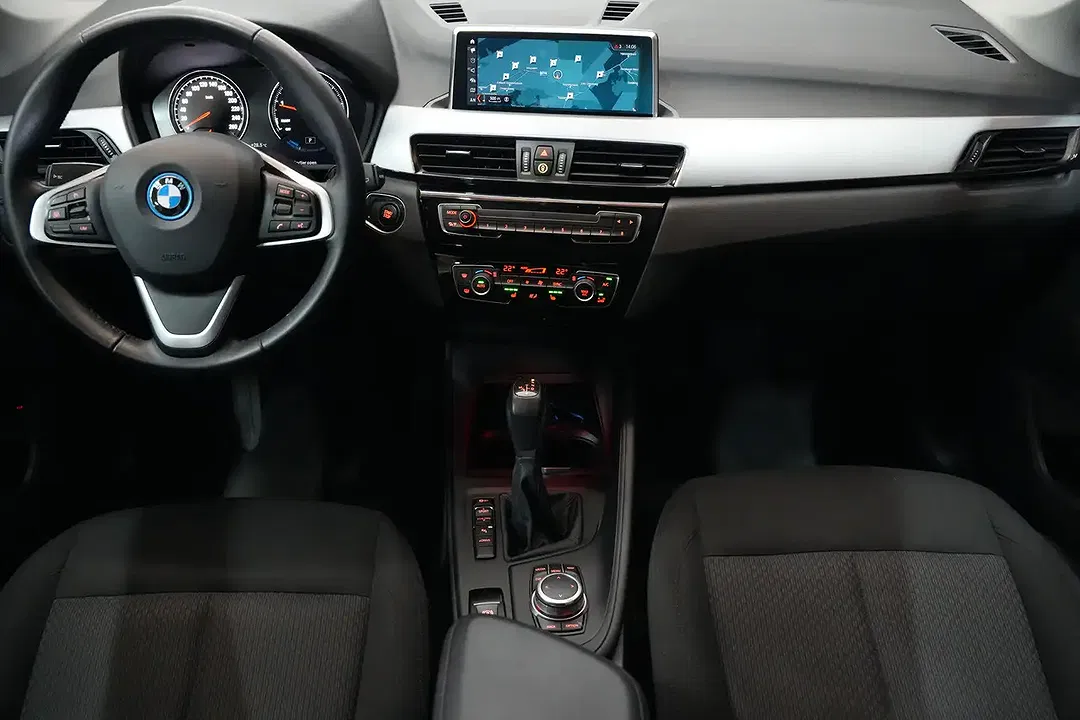 BMW X1 - Thumbnail 3
