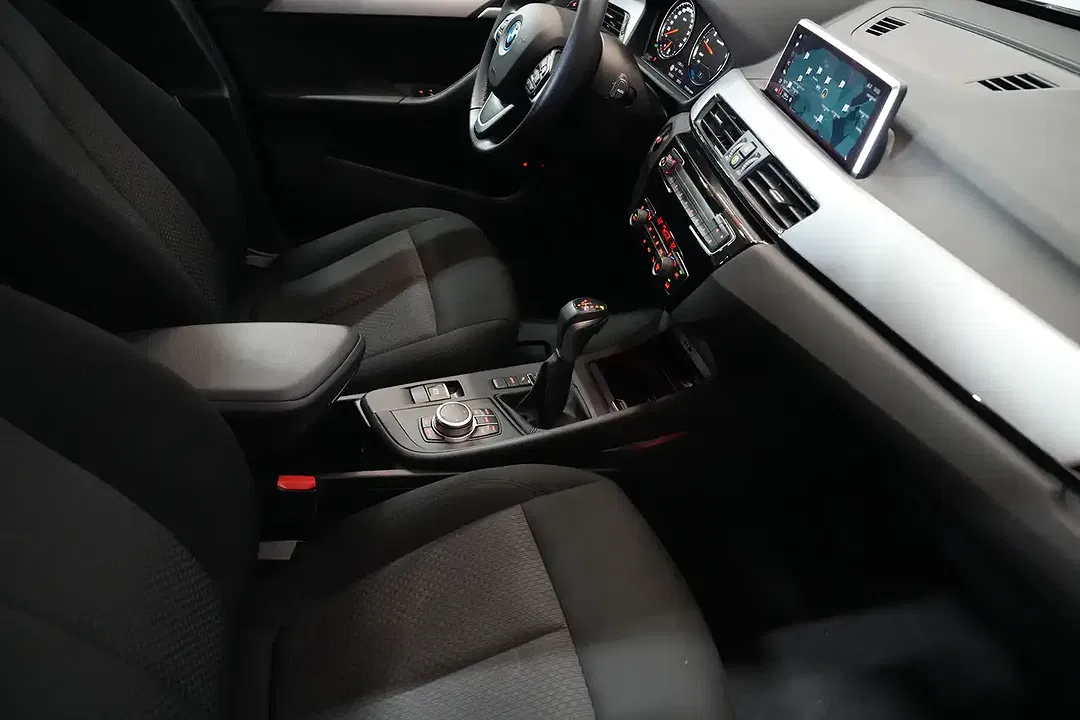 BMW X1 - Thumbnail 6