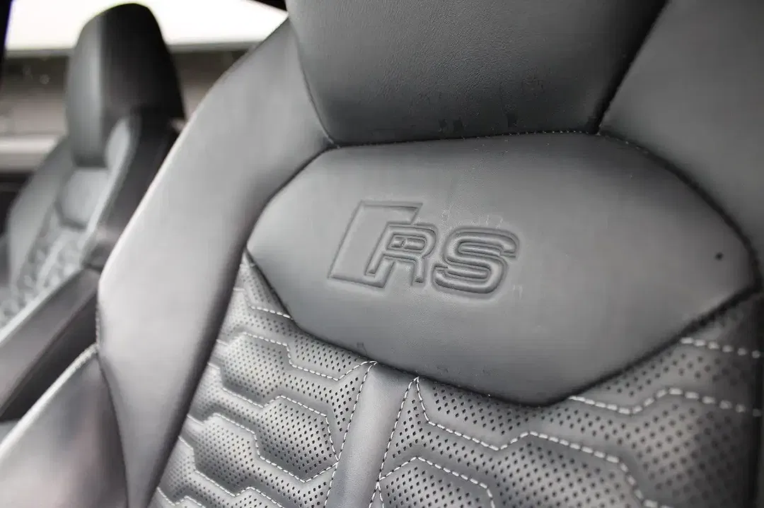 Audi RS Q8 - Thumbnail 13