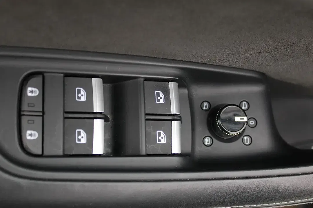 Audi RS Q8 - Thumbnail 16