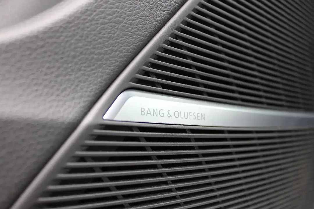 Audi RS Q8 - Thumbnail 17