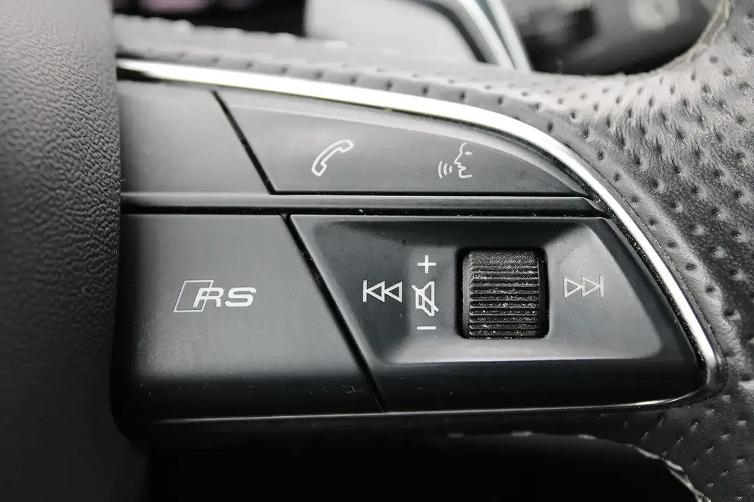 Audi RS Q8 - Thumbnail 21