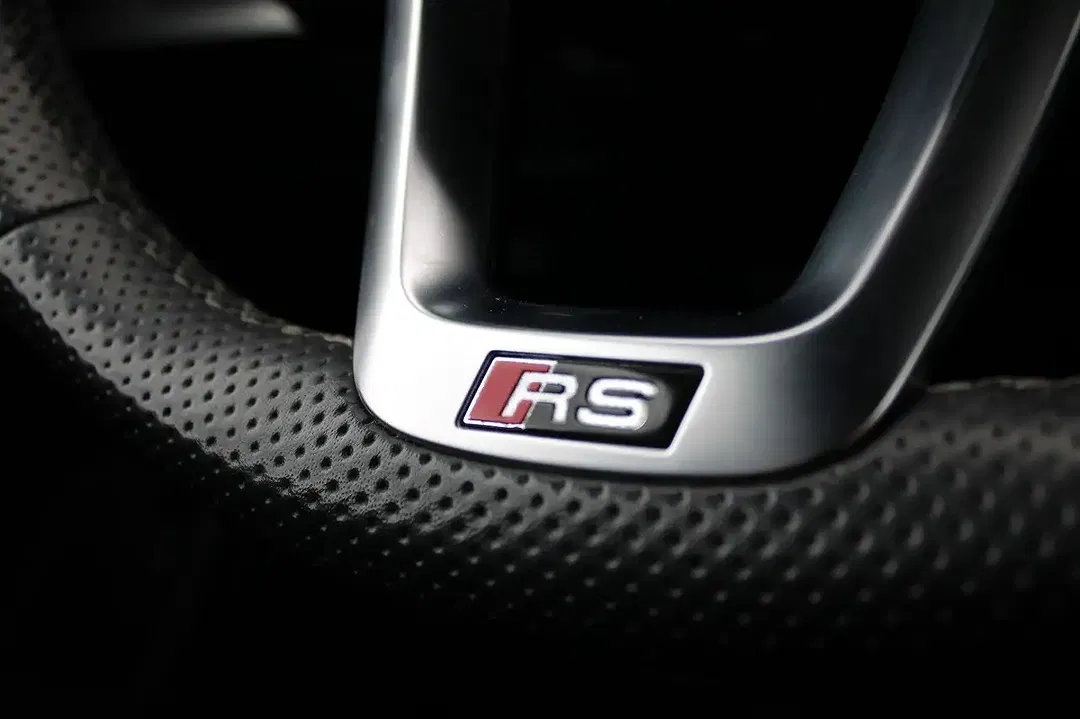 Audi RS Q8 - Thumbnail 22
