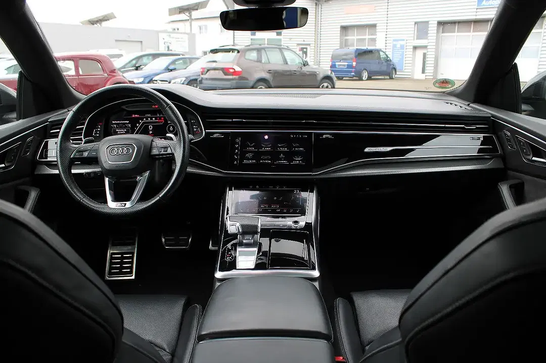 Audi RS Q8 - Thumbnail 38