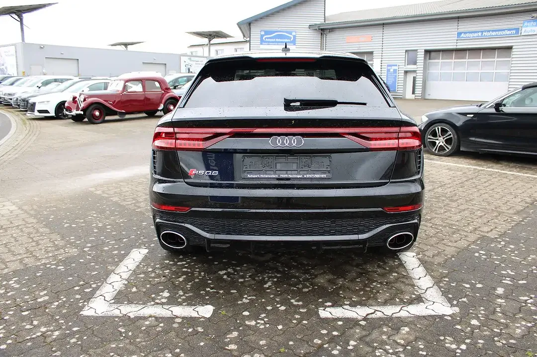 Audi RS Q8 - Thumbnail 6