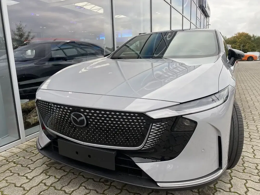 Mazda 6e - Thumbnail 2