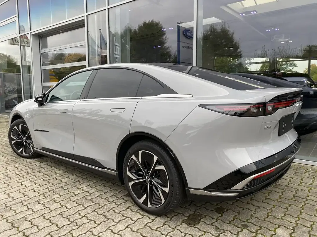Mazda 6e - Thumbnail 3