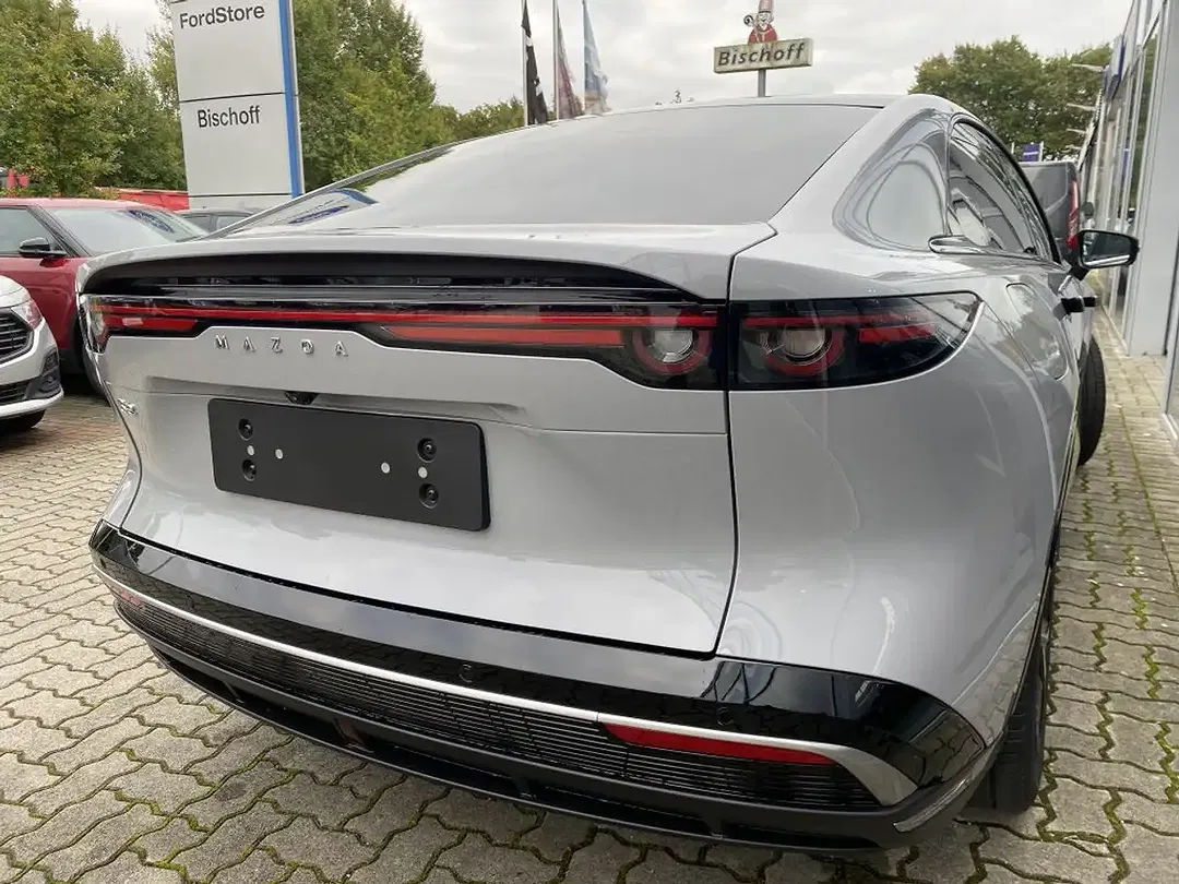 Mazda 6e - Thumbnail 4